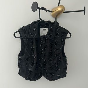 HM innovation beaded vest